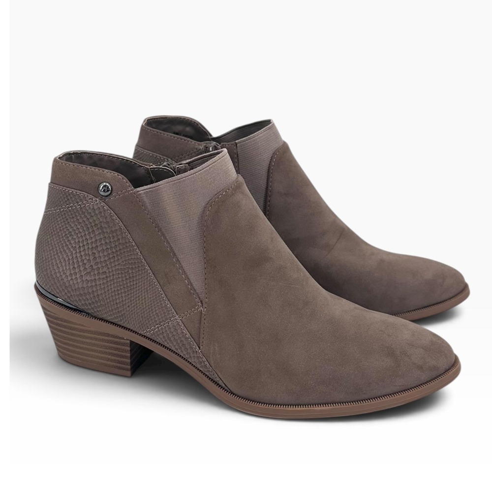 Vera Wang Skylark Ankle Booties Women's 8.5 Sand Taupe Block Heel